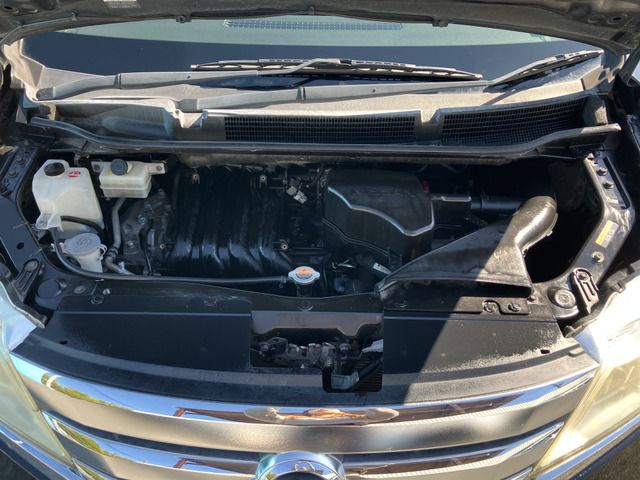 NISSAN SERENA  WG 2011