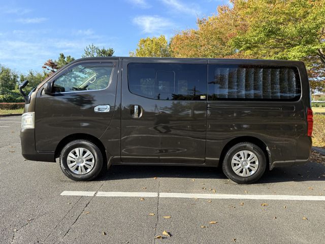 NISSAN NV350 CARAVAN 4WD 2014
