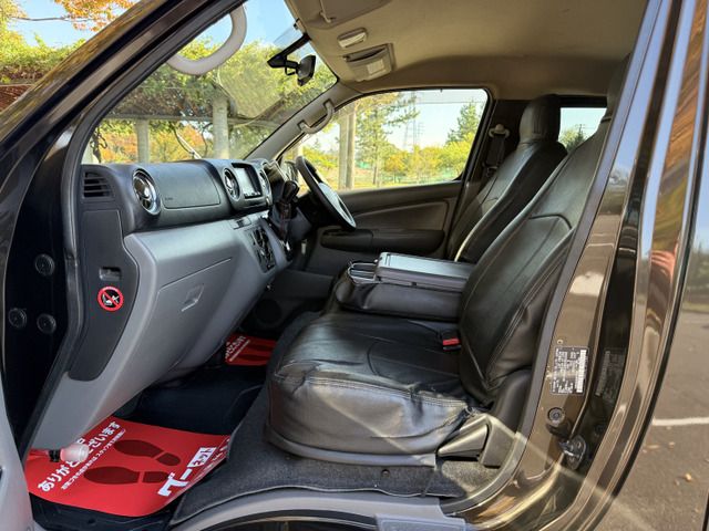 NISSAN NV350 CARAVAN 4WD 2014