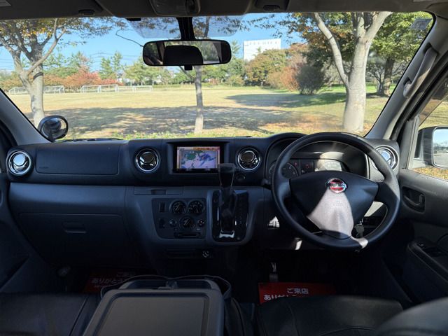 NISSAN NV350 CARAVAN 4WD 2014