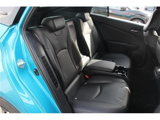 TOYOTA PRIUS PHV 2017