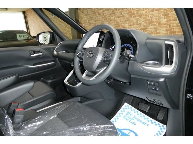 TOYOTA NOAH HYBRID 4WD 2024