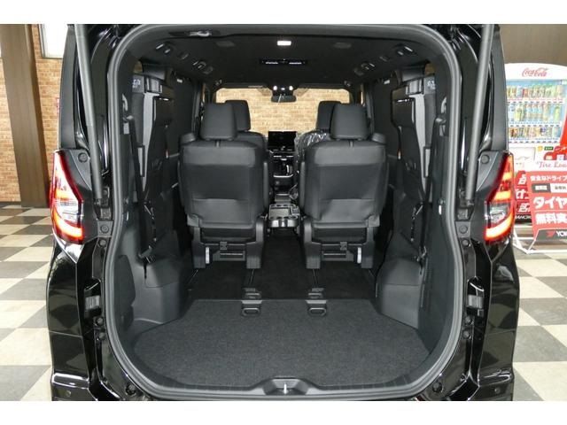 TOYOTA NOAH HYBRID 4WD 2024