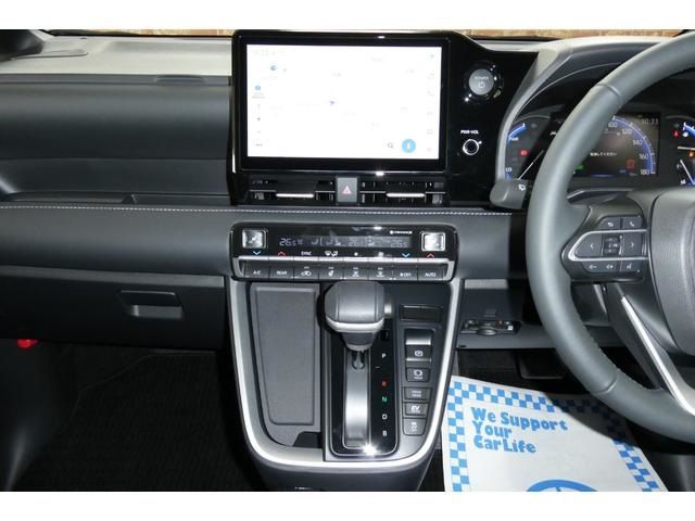 TOYOTA NOAH HYBRID 4WD 2024