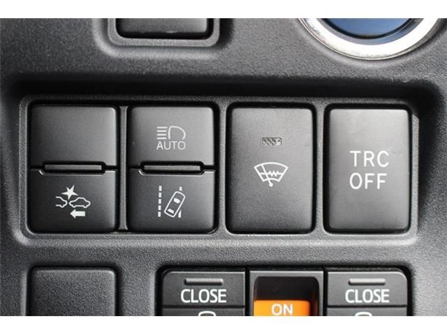 TOYOTA ESQUIRE HYBRID 2017