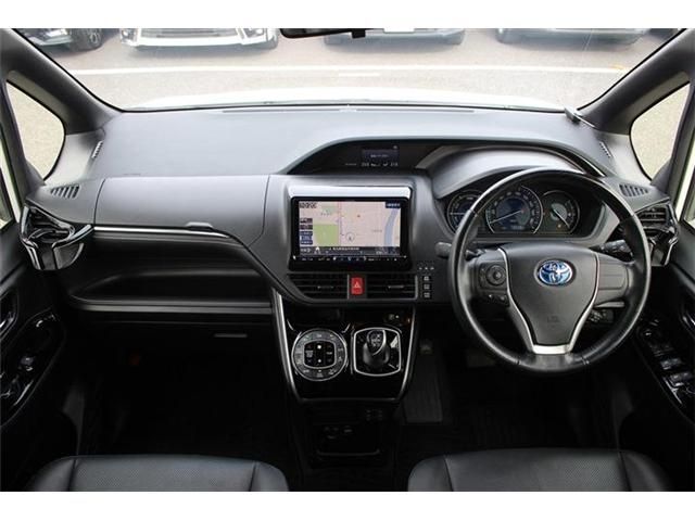 TOYOTA ESQUIRE HYBRID 2017