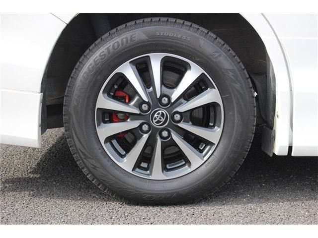 TOYOTA ESQUIRE HYBRID 2017