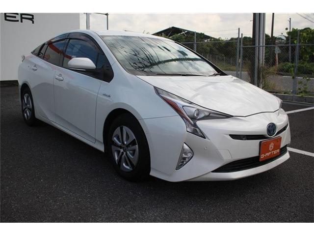 TOYOTA PRIUS 2016