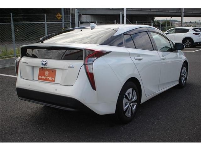TOYOTA PRIUS 2016