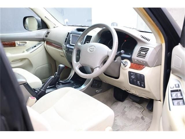 TOYOTA LANDCRUISER PRADO 2004