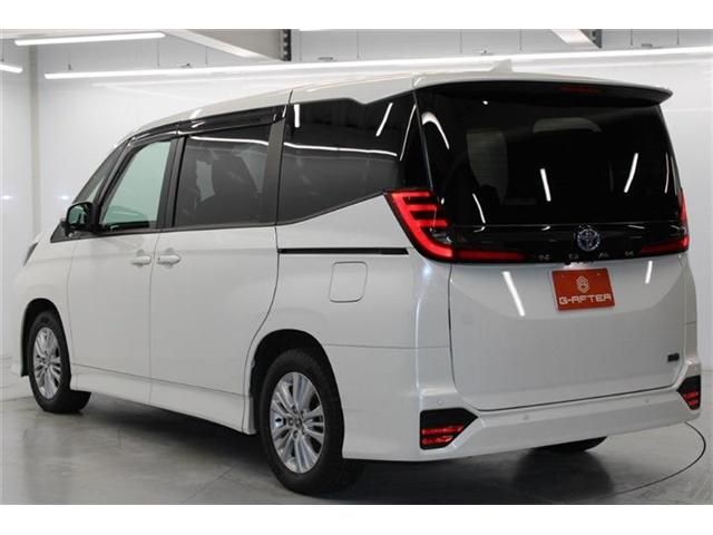 TOYOTA NOAH HYBRID 2023
