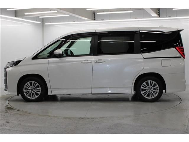 TOYOTA NOAH HYBRID 2023