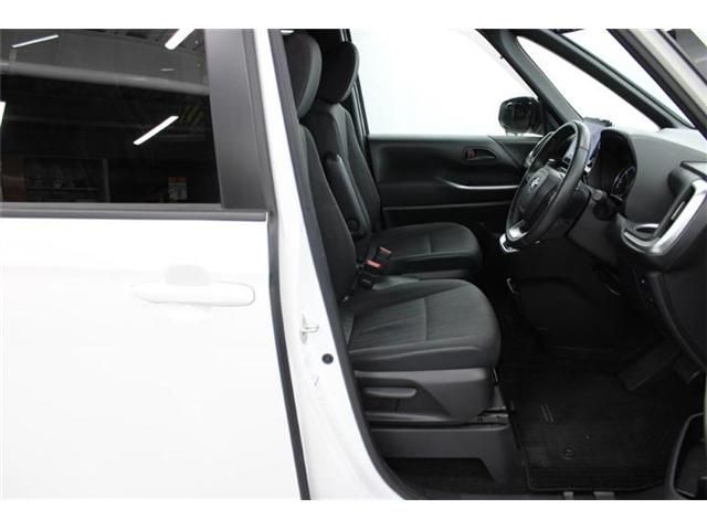 TOYOTA NOAH HYBRID 2023