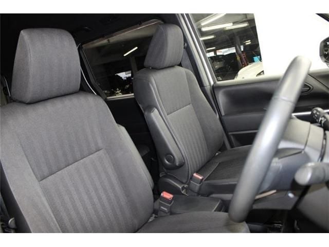 TOYOTA NOAH HYBRID 2023