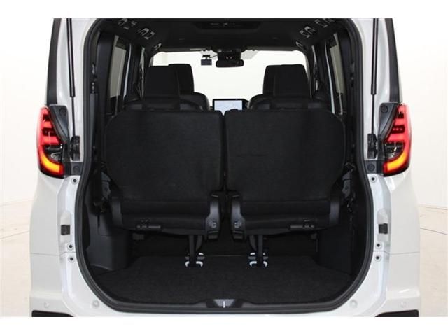 TOYOTA NOAH HYBRID 2023