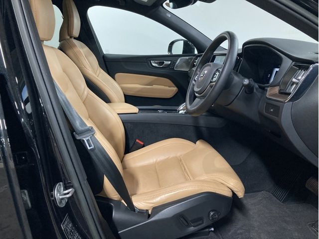 VOLVO VOLVO XC60 2023