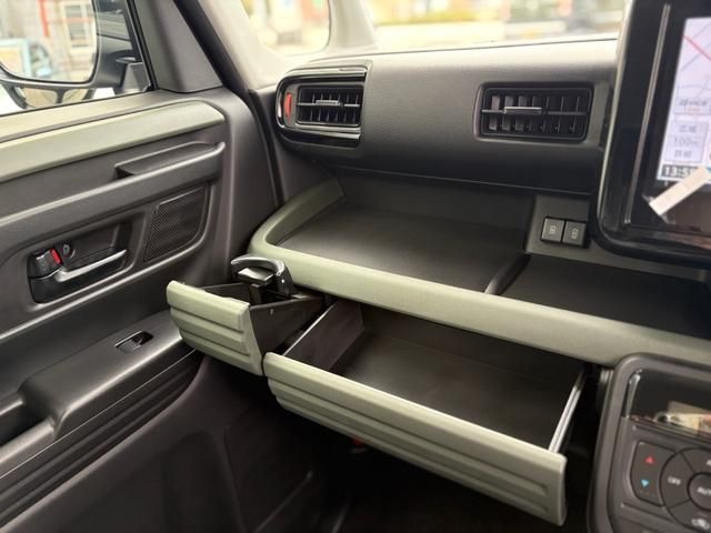 SUZUKI Spacia GEAR 2024