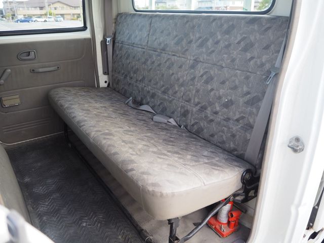 MAZDA TITAN DUSH 2005