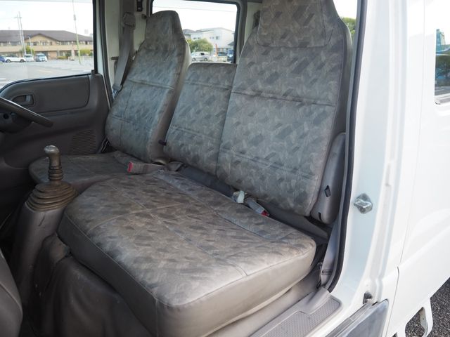 MAZDA TITAN DUSH 2005