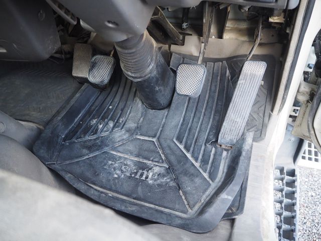 MAZDA TITAN DUSH 2005