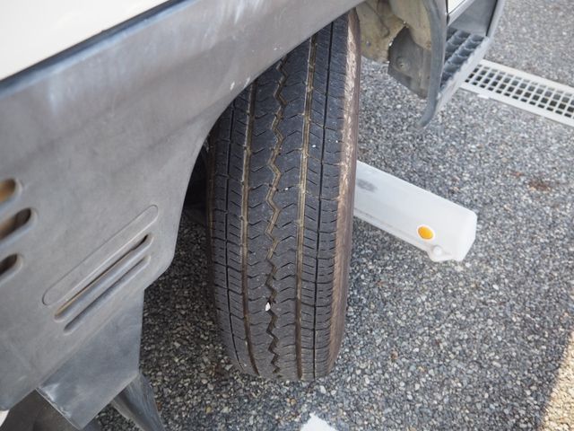 MAZDA TITAN DUSH 2005