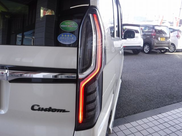 HONDA N BOX CUSTOM 4WD 2017