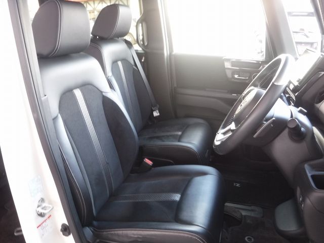 HONDA N BOX CUSTOM 4WD 2017