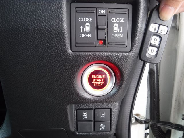 HONDA N BOX CUSTOM 4WD 2017