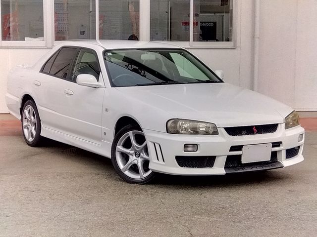 NISSAN SKYLINE 2000