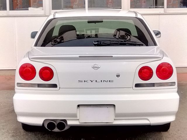 NISSAN SKYLINE 2000