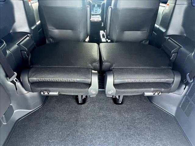 TOYOTA NOAH HYBRID 2022