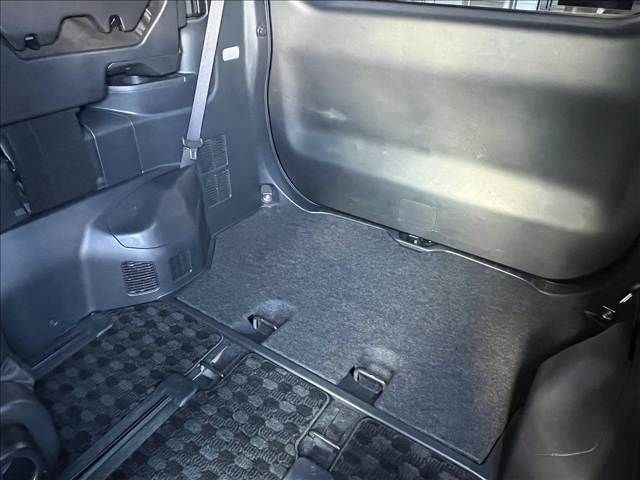 TOYOTA NOAH HYBRID 2022