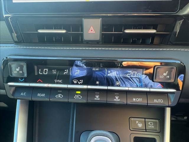 TOYOTA NOAH HYBRID 2022