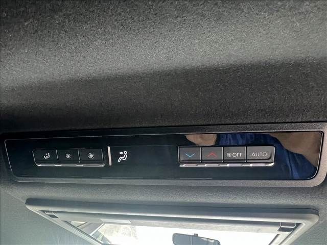 TOYOTA NOAH HYBRID 2022