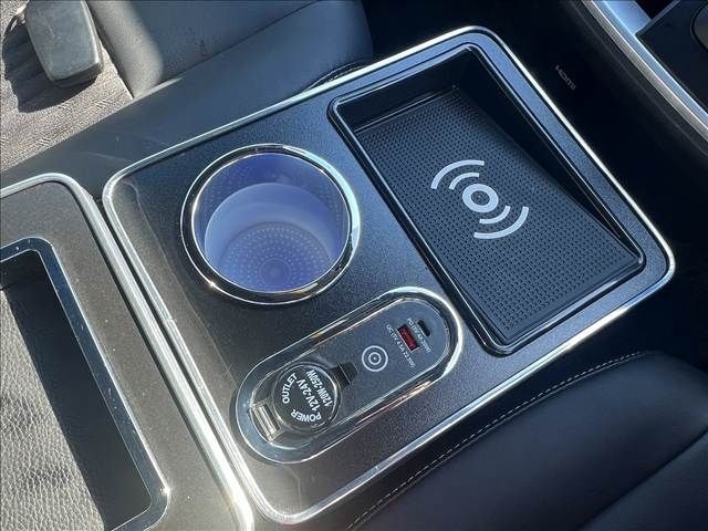 TOYOTA NOAH HYBRID 2022