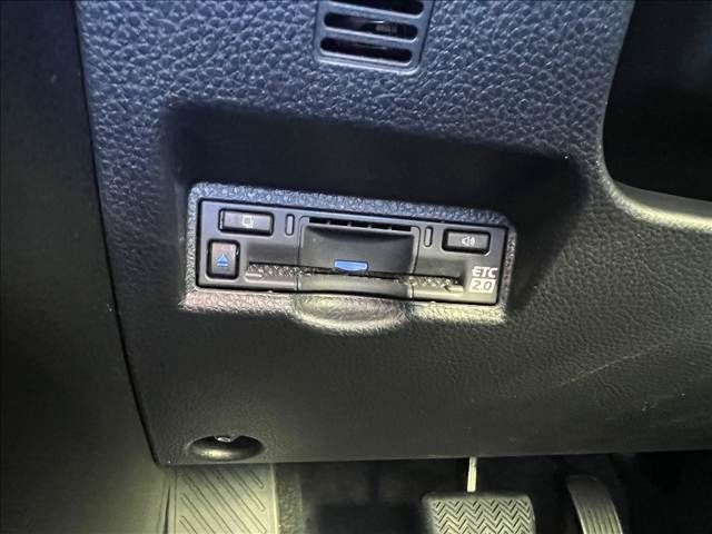 TOYOTA NOAH HYBRID 2022