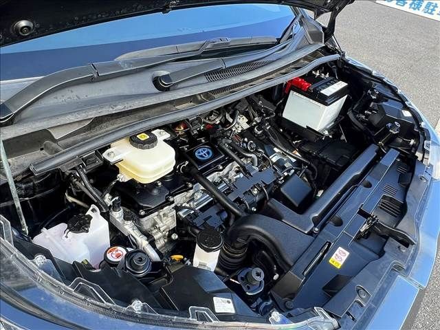 TOYOTA NOAH HYBRID 2022