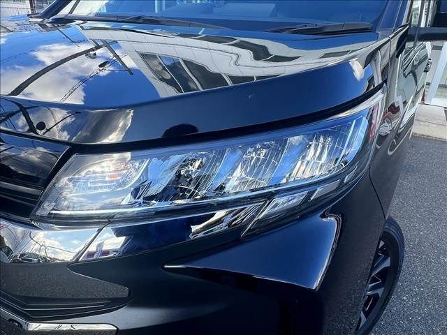 TOYOTA NOAH HYBRID 2022