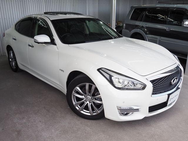 NISSAN FUGA HYBRID 2016