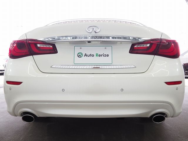 NISSAN FUGA HYBRID 2016