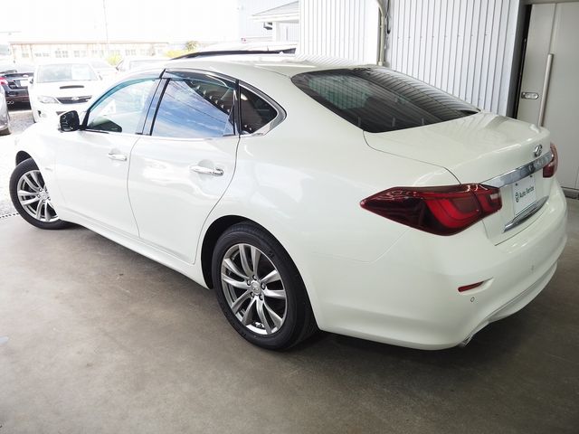 NISSAN FUGA HYBRID 2016