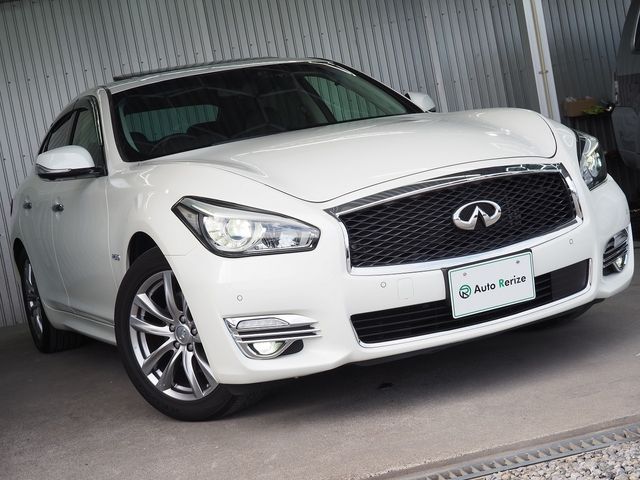 NISSAN FUGA HYBRID 2016