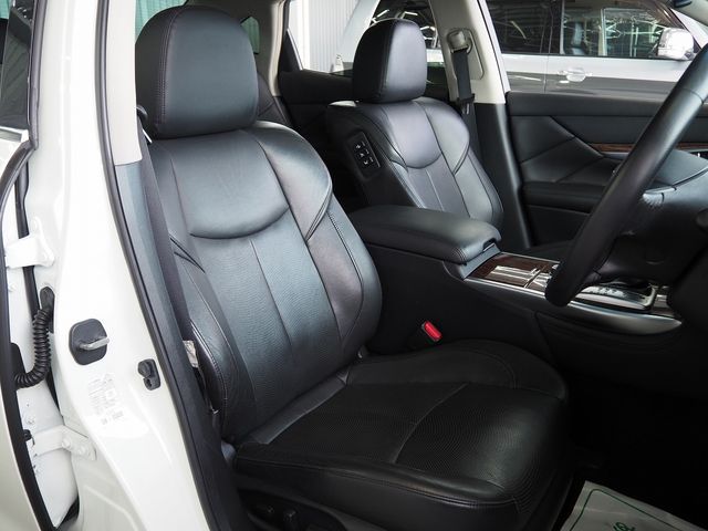 NISSAN FUGA HYBRID 2016