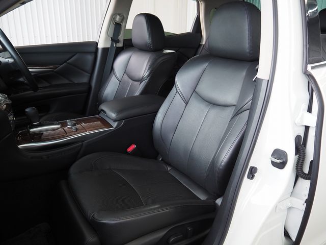 NISSAN FUGA HYBRID 2016