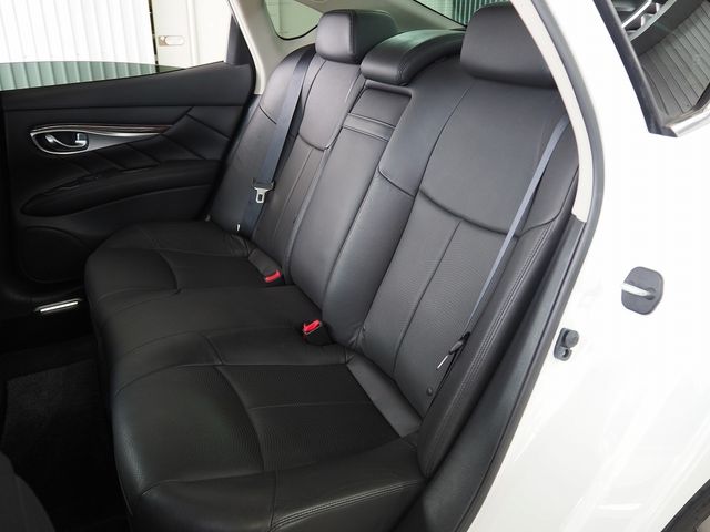 NISSAN FUGA HYBRID 2016