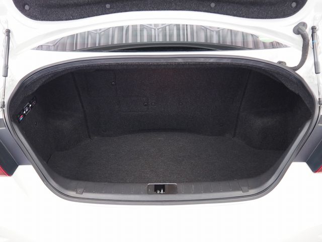 NISSAN FUGA HYBRID 2016