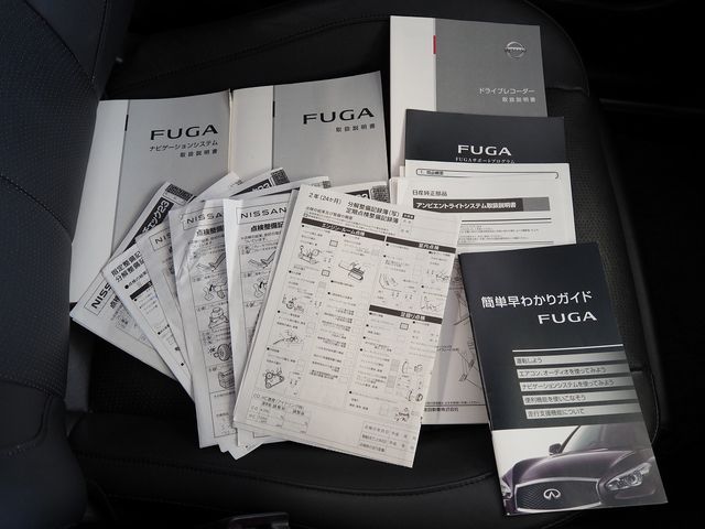 NISSAN FUGA HYBRID 2016