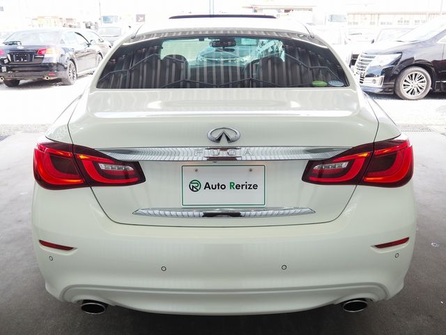 NISSAN FUGA HYBRID 2016