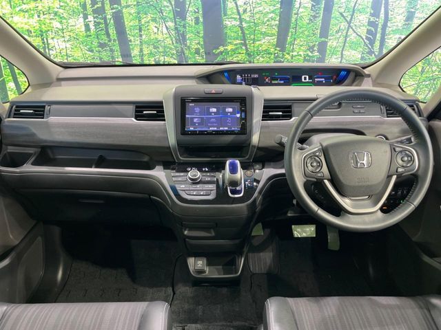 HONDA FREED HYBRID 2016