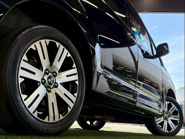 MITSUBISHI DELICA D:5 4WD 2019